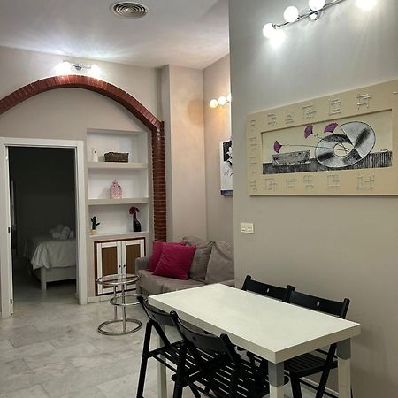 Las Columnas De Adriano. Calle Mármoles, 5 Siviglia Esterno foto